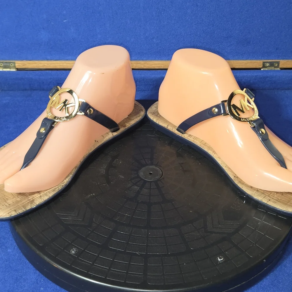 Michael Kors blue w/Gold MK Charm Logo Thong Jelly Sandals, Sz. 8M-US, 38-39-EU - Picture 6 of 8